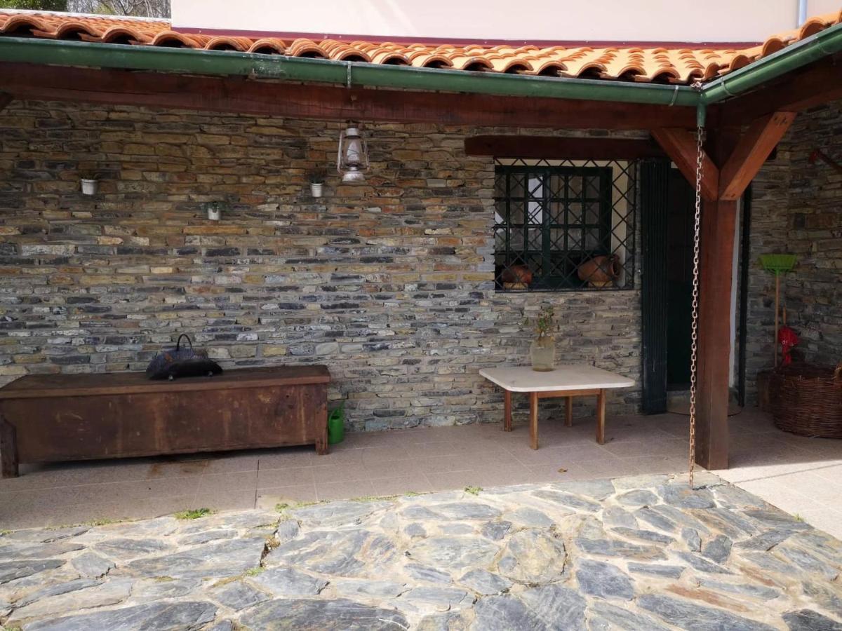 Local Madre De Cima Country house Vinhais